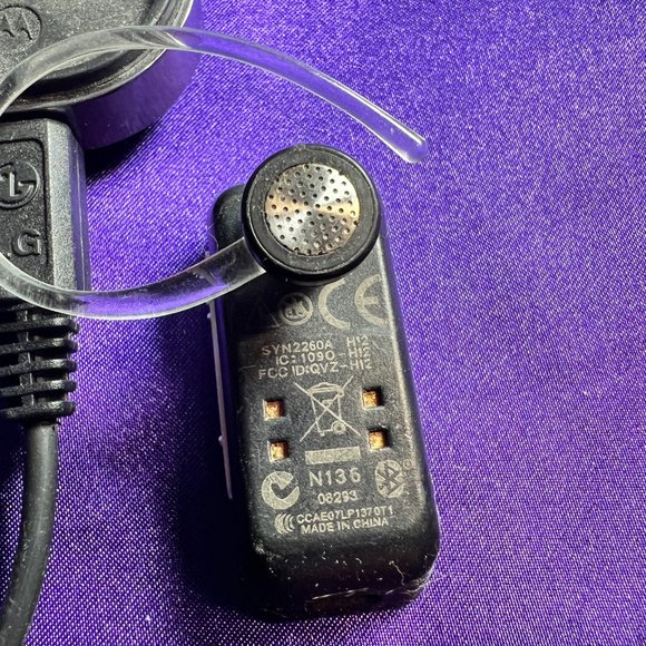 📌Motorola Bluetooth Headset and 2 Charging Docks - N 136 - Picture 6 of 12
